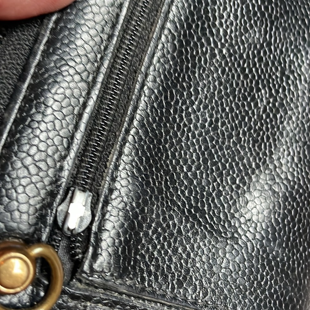 Chanel CC Caviar Zip Around Wallet in Black . Vintage and Pre Loved Condition - Picture 6 of 15